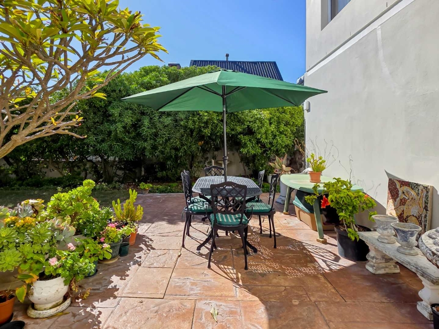 5 Bedroom Property for Sale in Bloubergstrand Western Cape
